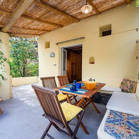 Casa Scirocco Lipari Villa Екстериор снимка